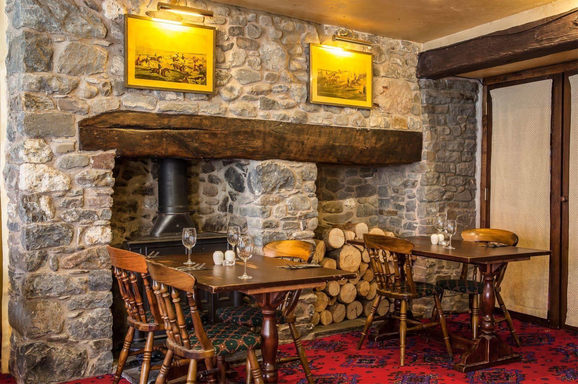 The King'S Head Hotel Llandovery Kültér fotó