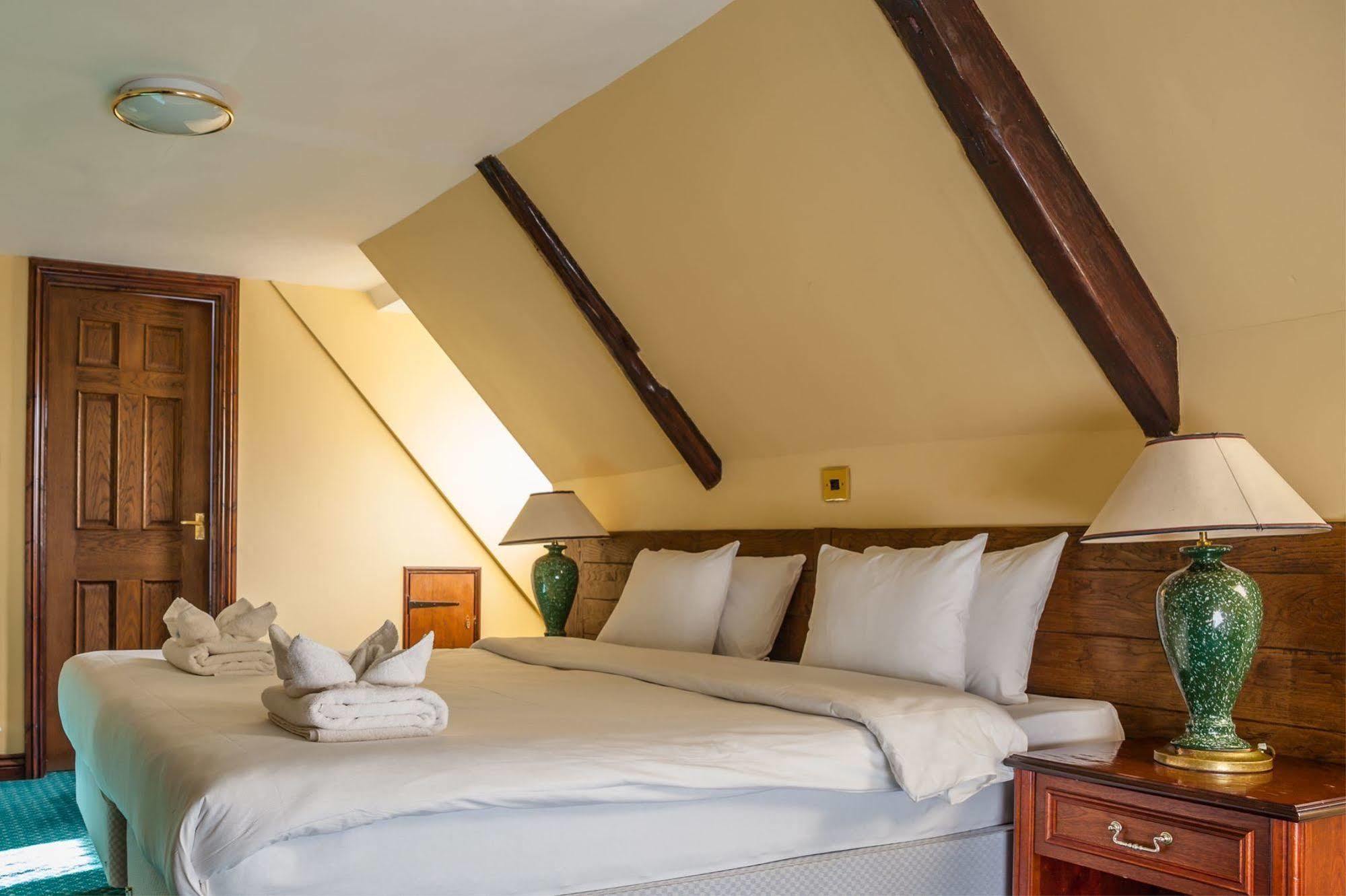 The King'S Head Hotel Llandovery Kültér fotó